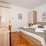 Aparthotel Dionis *