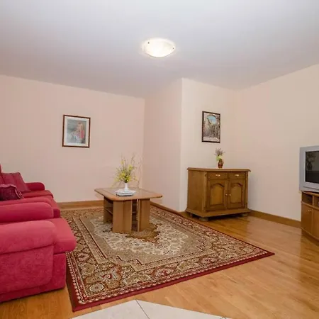Dionis Hotel apartamentowy Rab Town
