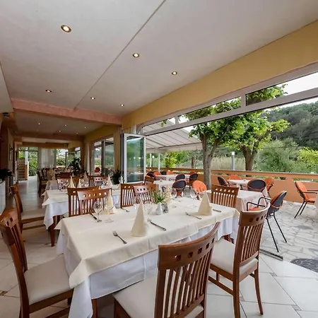 Dionis Hotel apartamentowy Rab Town