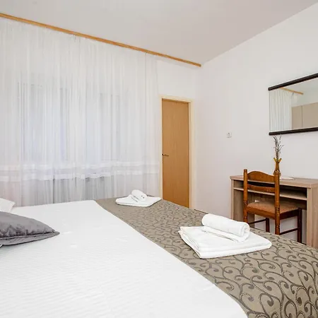Aparthotel Dionis