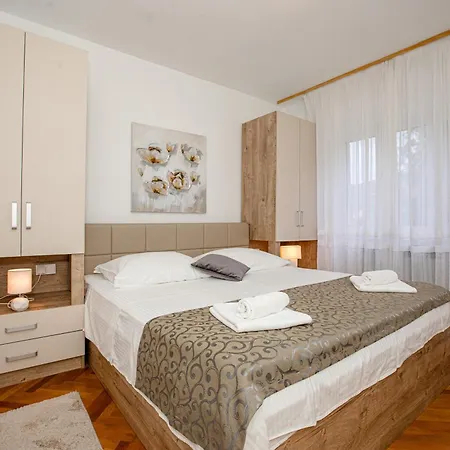 Aparthotel Dionis
