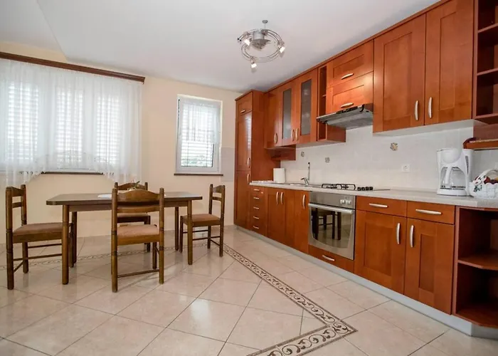 Dionis Aparthotel Rab Town