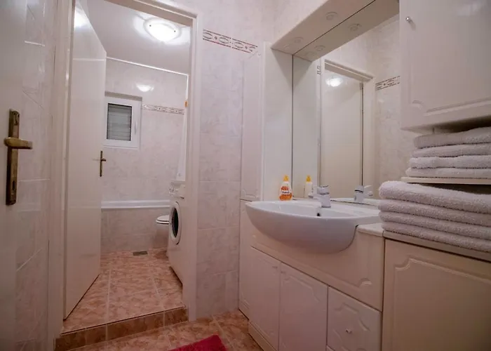 Dionis Aparthotel