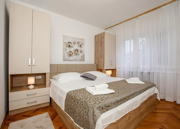 Aparthotel Dionis