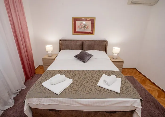 Aparthotel Dionis Rab Town